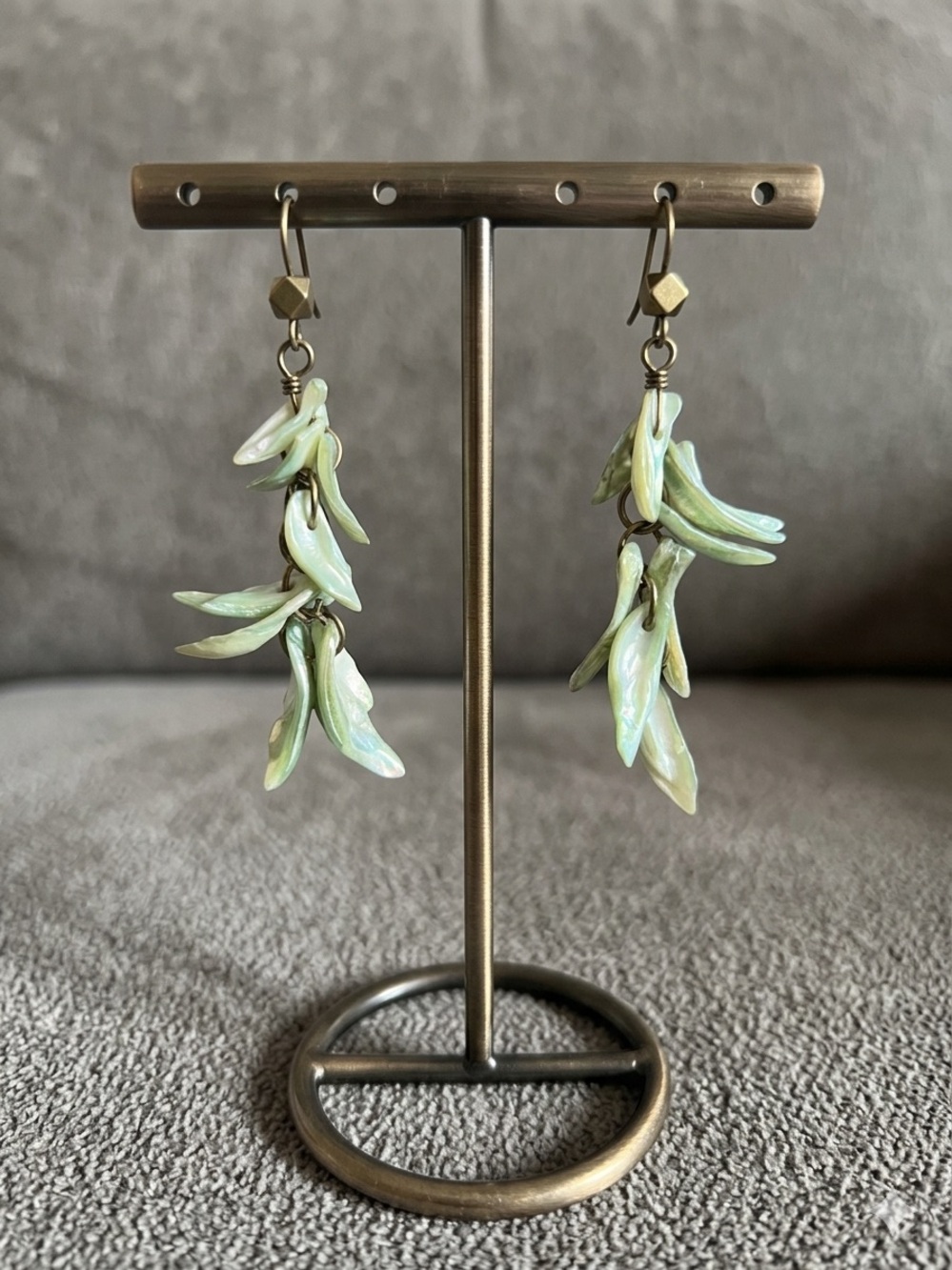🌸 Iridescent Pale Green Dangle Earrings 🌸